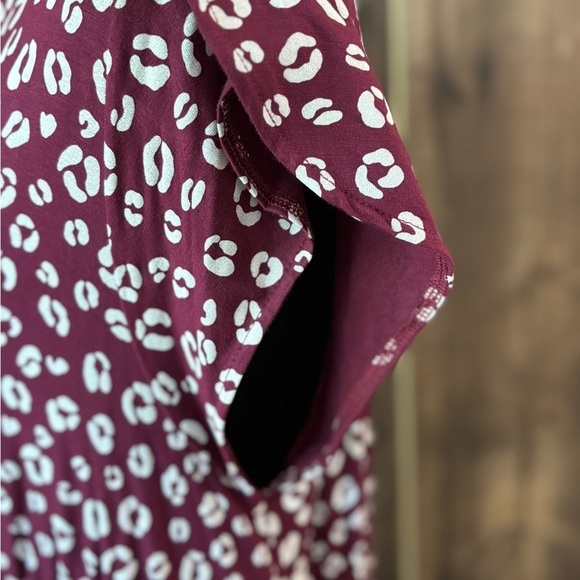 Isabel Maternity Knit Dress High/Low Hem Short Sleeve Burgundy Leopard Print XXL - Picture 3 of 9
